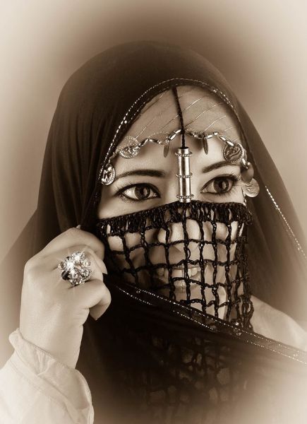 هبة الله أحمد تكتب: ما بين كيد الساسة ودلع العوالم