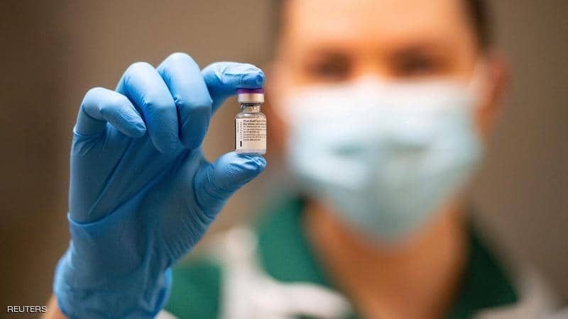 مفاجأة .. إصابة ٢٣٠٠ كندي بعد تلقيهم جرعة اللقاح الأولي بينهم ٥٣ حالة وفاة