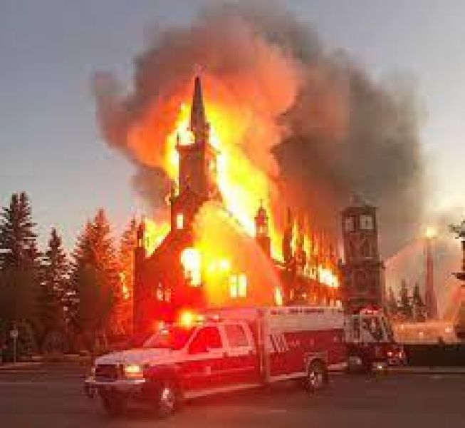 منظموا وقفة ٧ أغسطس للتنديد بحرق الكنائس: لا يليق بكندا أن تكون مكاناً للكراهية وحرق دور العبادة