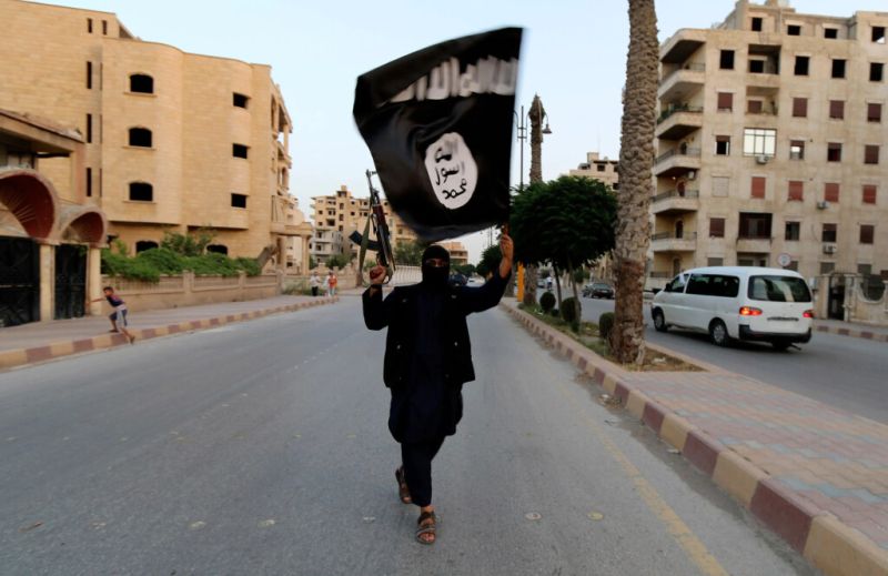 كندي متهم مع أخرين بجمع أموال لدعم داعش
