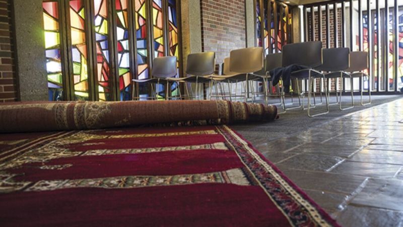 الجماعات الإسلامية في كندا تعد بمراقبة حظر كيبيك لاماكن الصلاة في المدارس