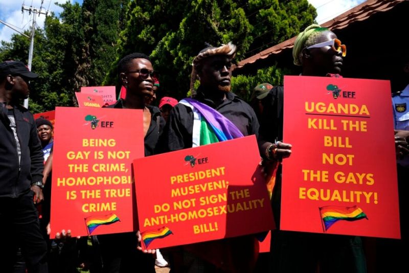 كندا تنتقد قانون أوغندا المناهض للمثليين