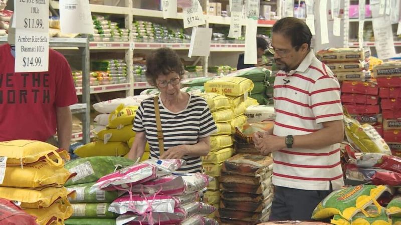 كنتيجة للحظر الهندي... ارتفاع أسعار الأرز بعد تخزين المتسوقين له