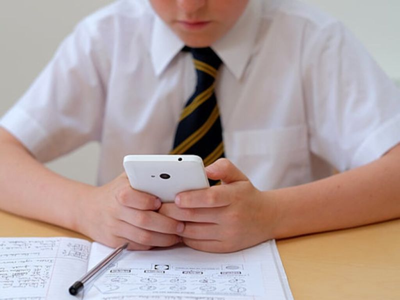 كيبيك تحظر الهواتف المحمولة في الفصول الدراسية بالمدارس الابتدائية والثانوية