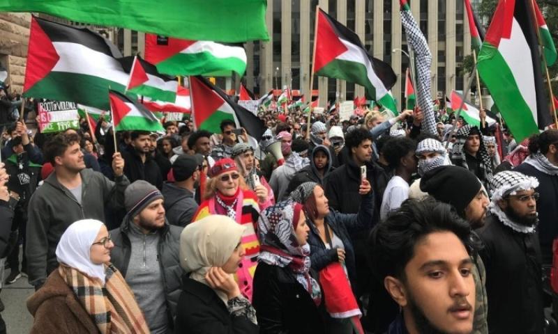 مظاهرات مؤيدة لفلسطين في وسط تورنتو بمناسبة (يوم القدس)