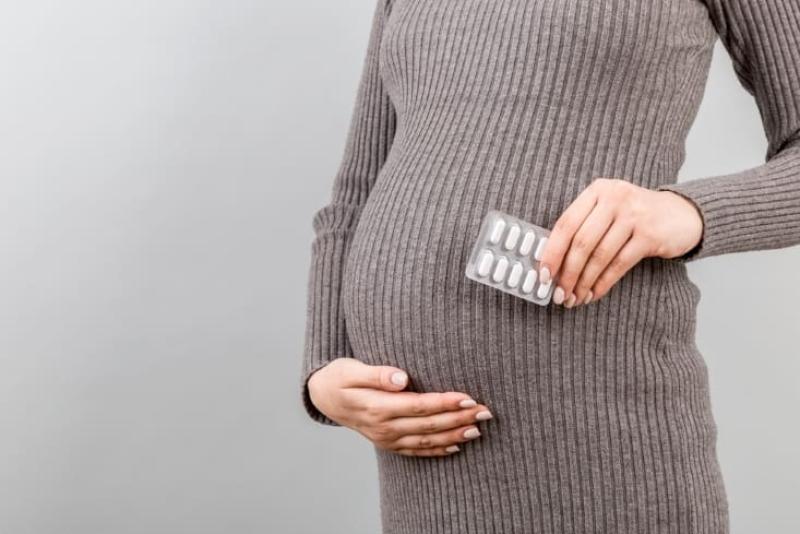 هل تناول الحامل الفيتامينات المتعددة ضروري؟