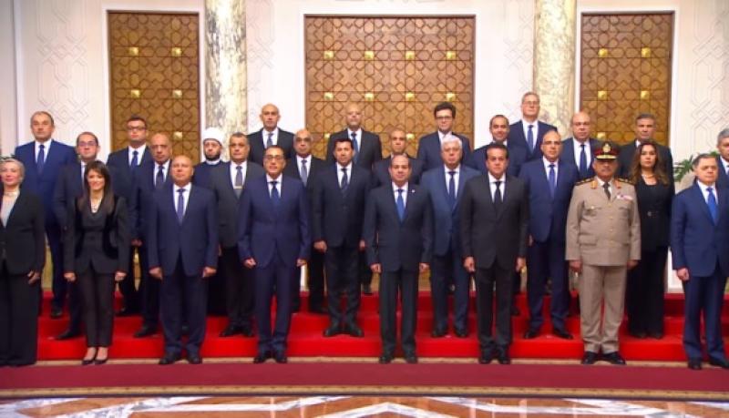 الحكومة المصرية الجديدة تؤدي اليمين أمام السيسي