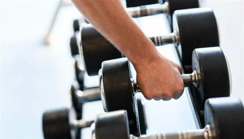 قوة القبضة.. اختبار يكشف فرصك في العيش حتى عمر الـ100