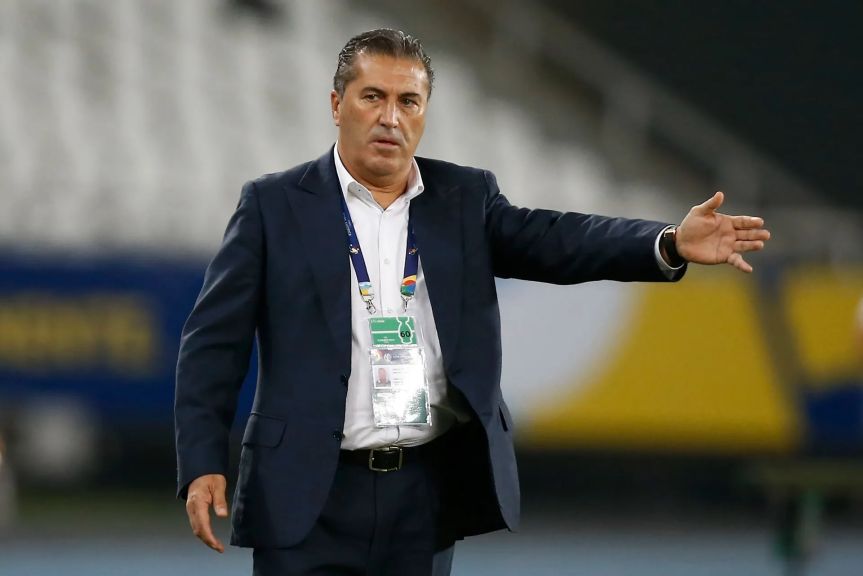 بسبب سوء النتائج.. الزمالك يعلن إقالة مدربه بيسيرو