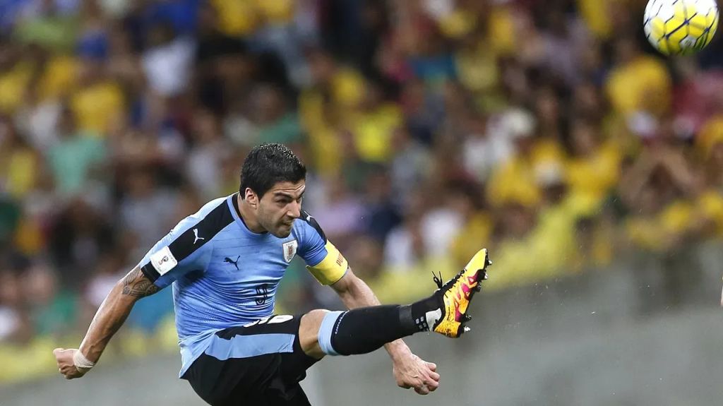 إيقاف سواريز في الدوري الأمريكي بعد البصق على مدرب الفريق المنافس