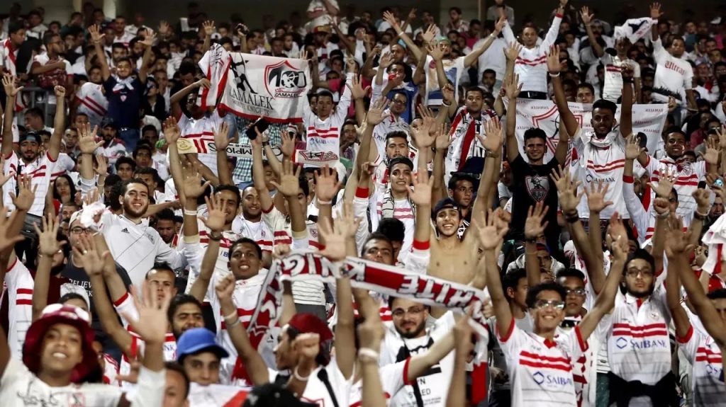 الزمالك يواجه أزمة إيقاف القيد بسبب مديونيات تتجاوز 200 مليون جنيه الزمالك يواجه أزمة إيقاف القيد بسبب مديونيات تتجاوز 200 مليون جنيه