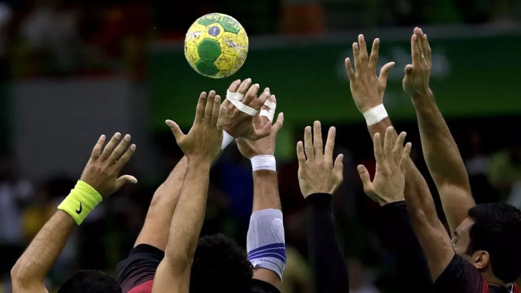 إنجاز تاريخي... فتيات إيران يتوجن بذهبية آسيا لكرة اليد 2025