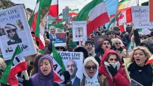 مظاهرات للآلاف الإيرانيين في كندا دعما للقصف الإسرائيلي والأمريكي على طهران!