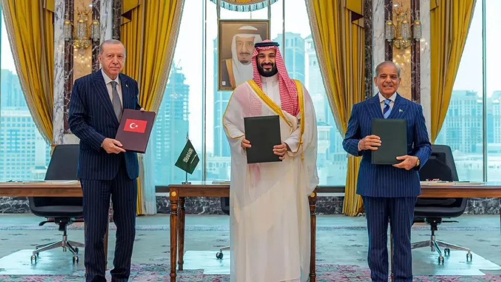 بعد تراجع النفوذ الإيراني.. «اتفاق مكة» يشعل سباق التحالفات ويضع الشرق الأوسط أمام خريطة أمنية جديدة